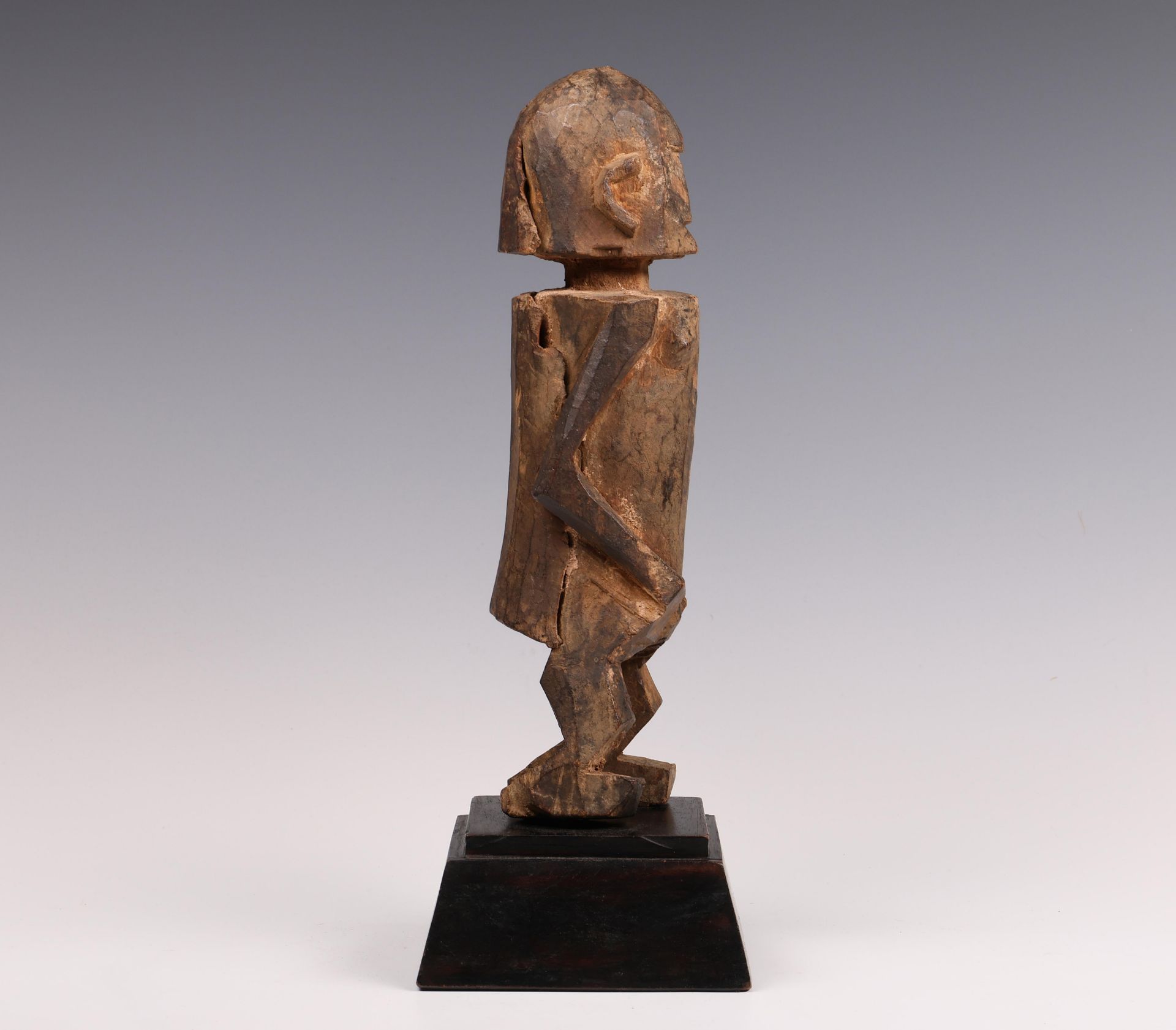 Dogon, robust cubic wooden standing figure. - Image 4 of 7