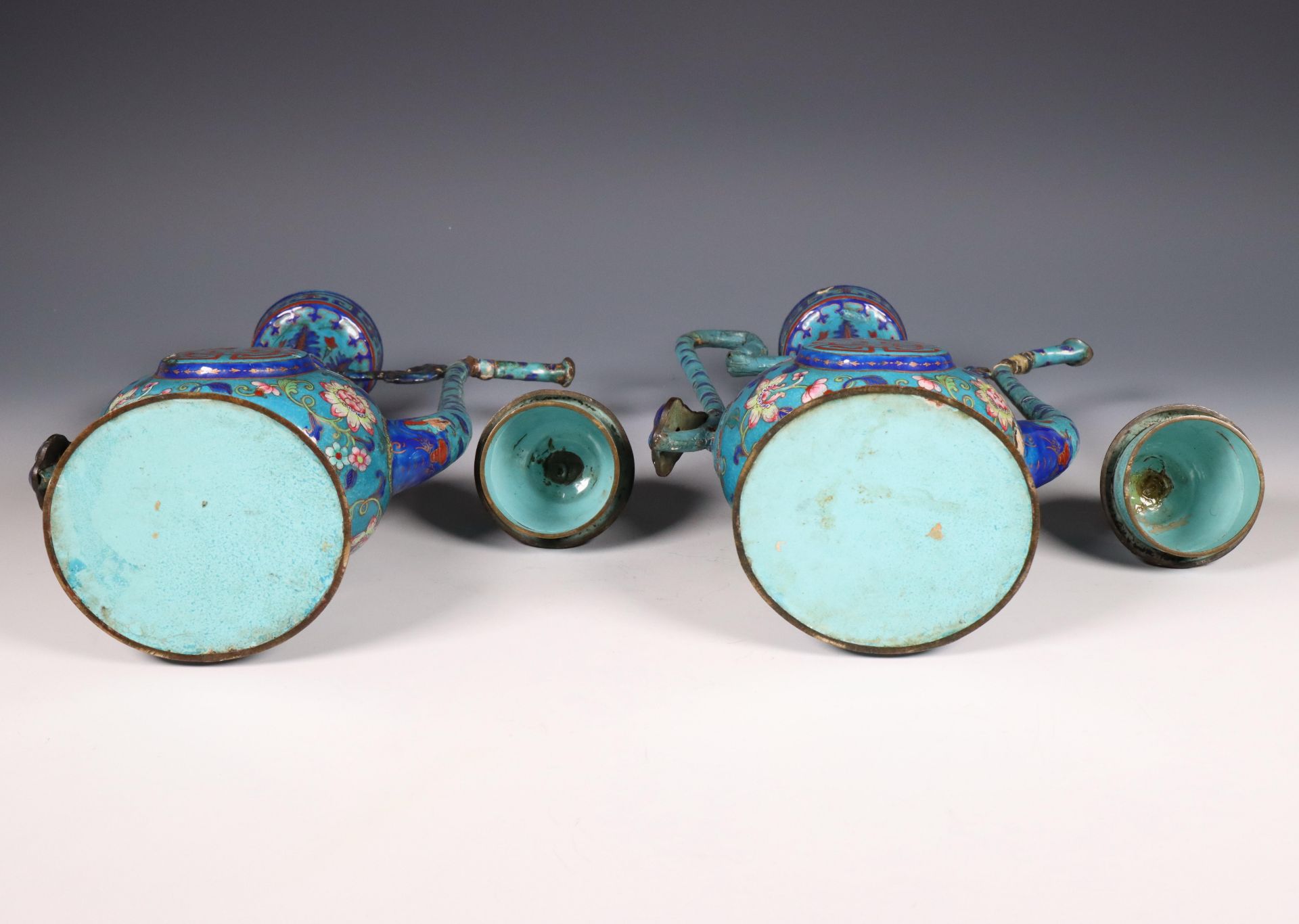 China, pair of cloisonné ewers and covers for the Islamic market, late Qing dynasty (1644-1912), - Image 8 of 10