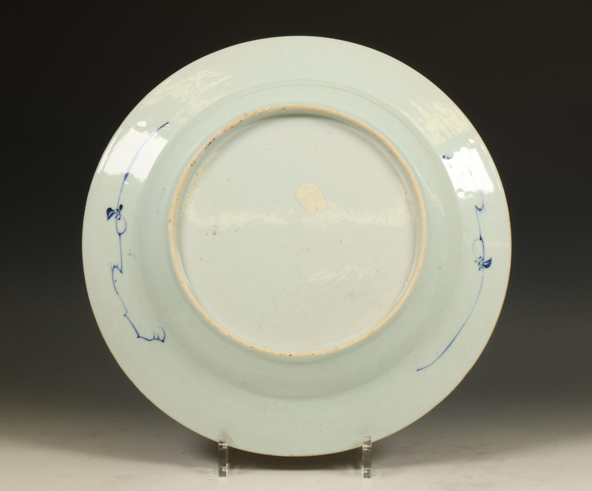 China, blue and white porcelain dish, late 18th century, - Image 2 of 2