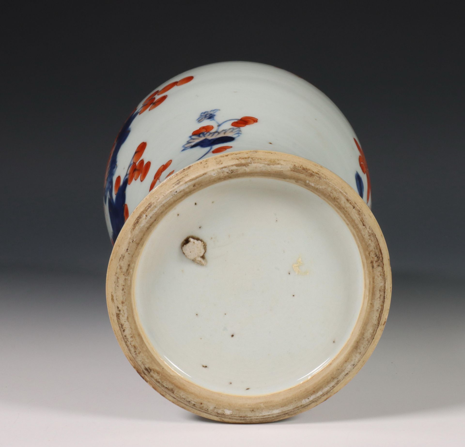China, Imari porcelain vase and cover, 18th century, - Bild 9 aus 10