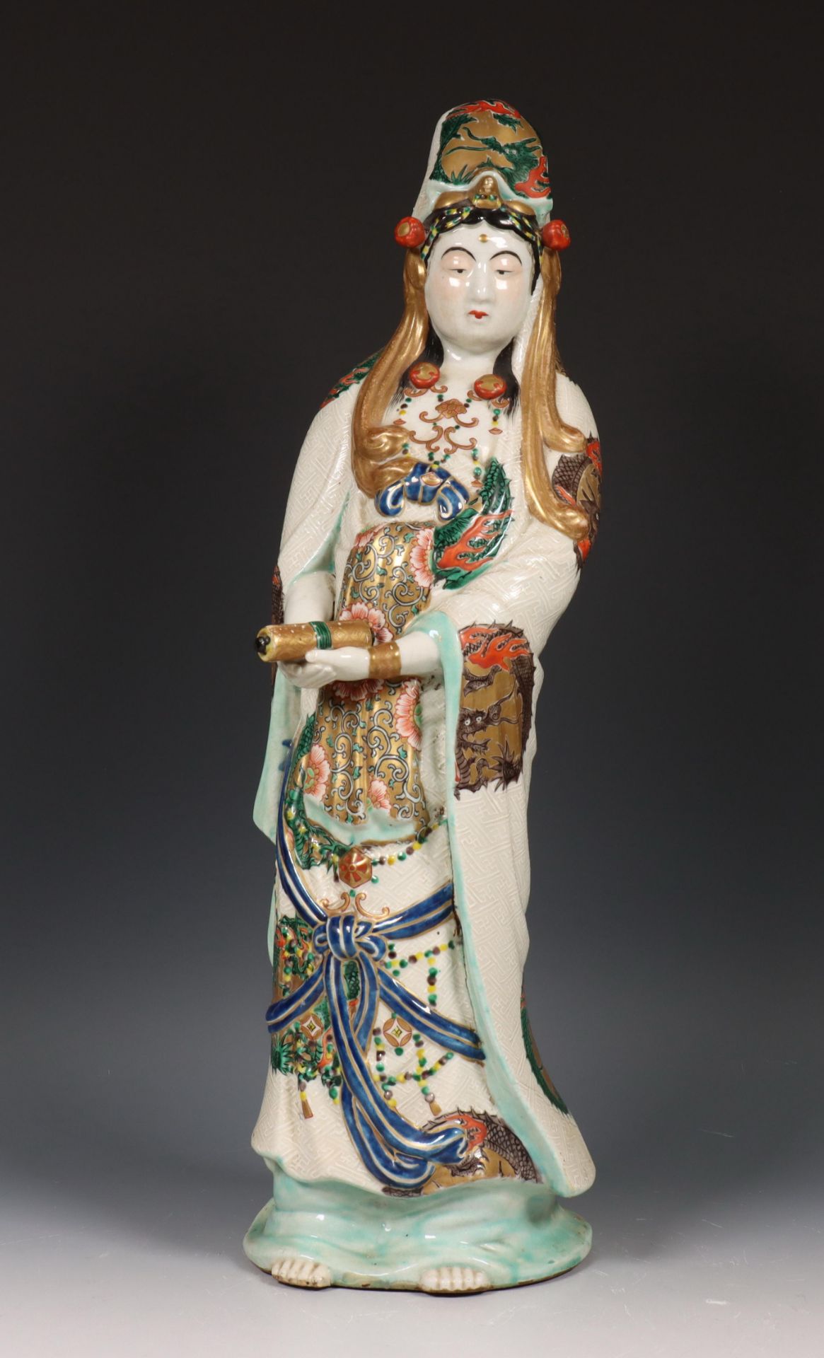 Japan, verte-Imari porcelain figure of Guanyin, 19th/ 20th century,