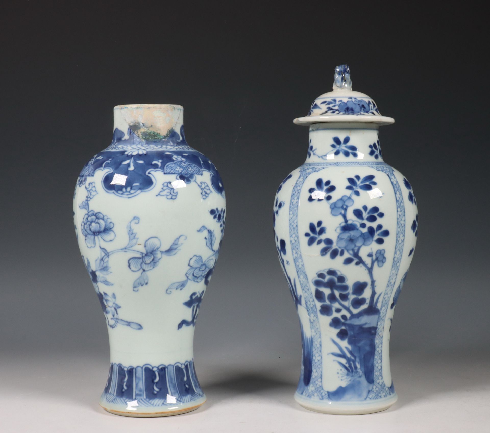 China, two blue and white porcelain baluster vases, Qianlong period (1736-1795), - Image 6 of 6