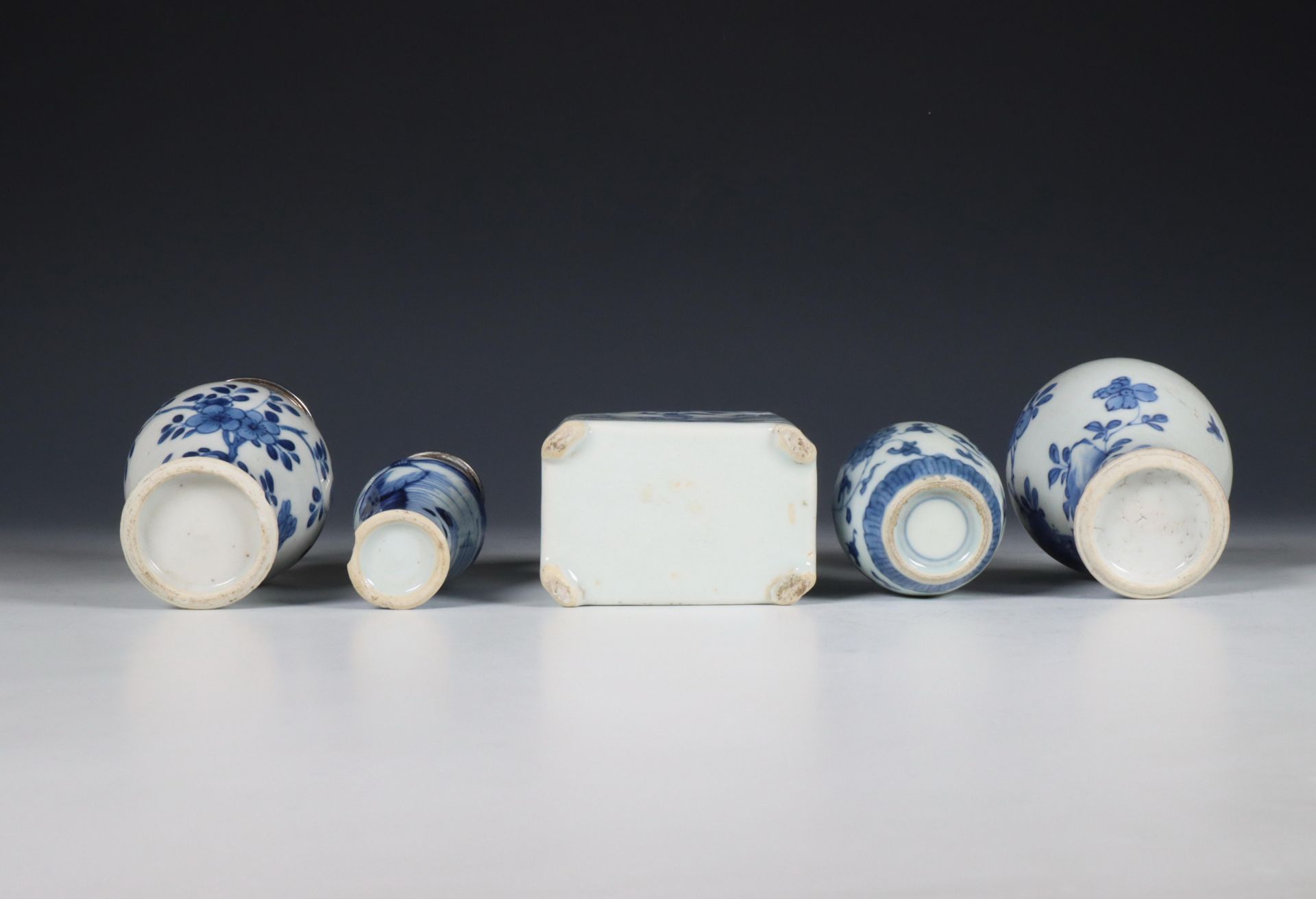 China, collection of blue and white silver-mounted tea-caddies, Kangxi period (1662-1722), the silve - Bild 5 aus 6