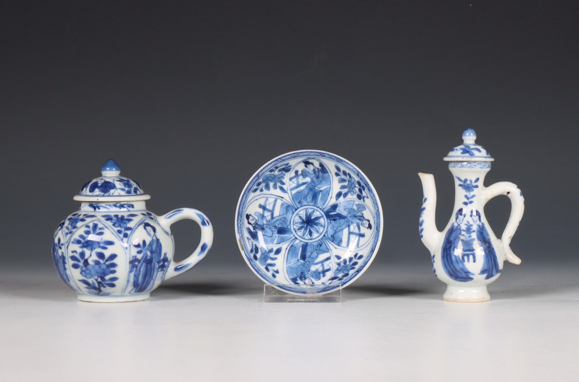 China, two small blue and white jars and one saucer, Kangxi period (1662-1722),
