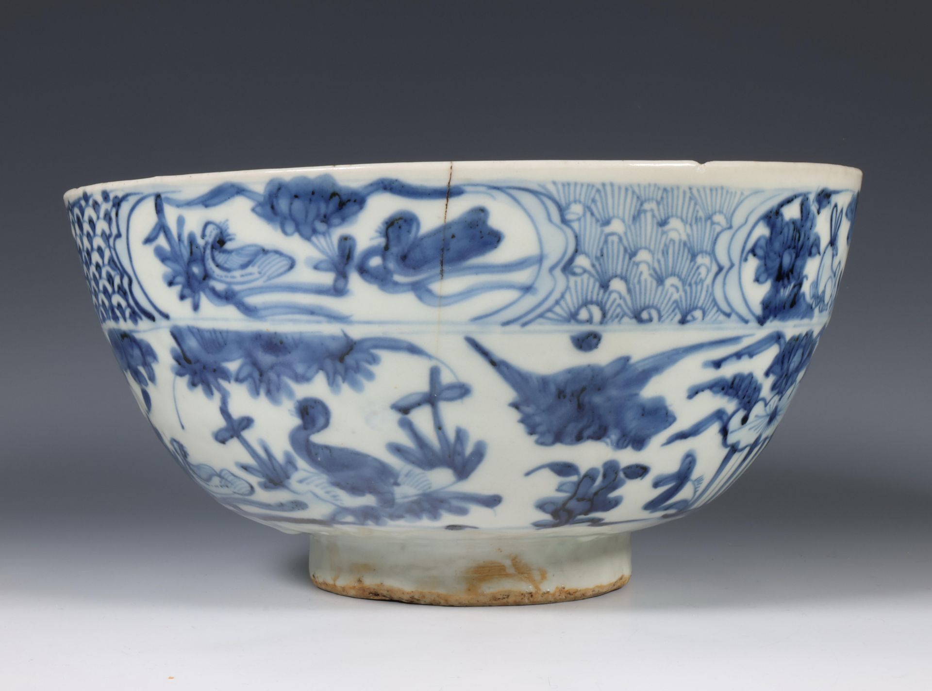 China, large blue and white porcelain bowl, mid-17th century,