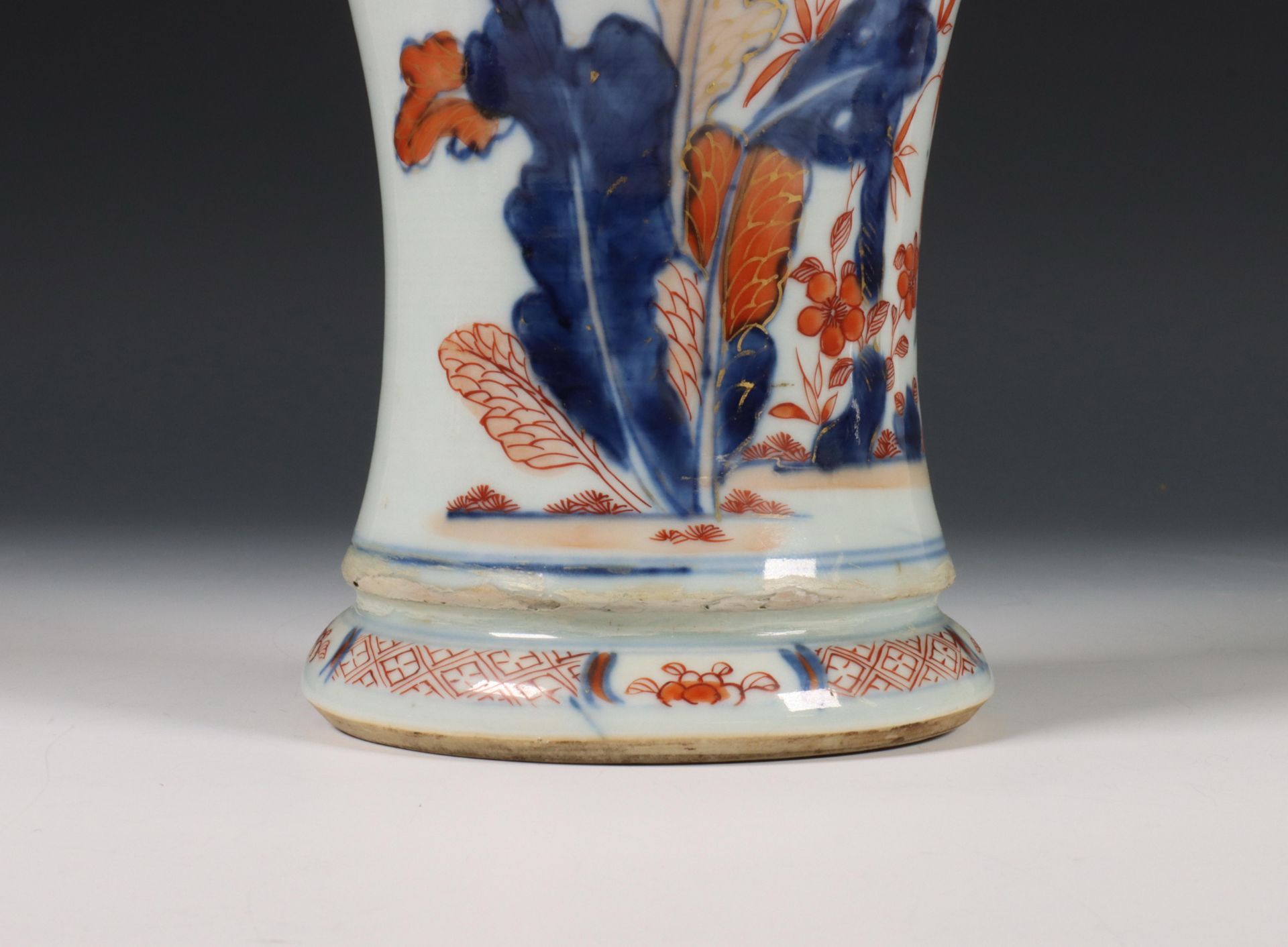 China, Imari porcelain vase and cover, 18th century, - Bild 2 aus 10