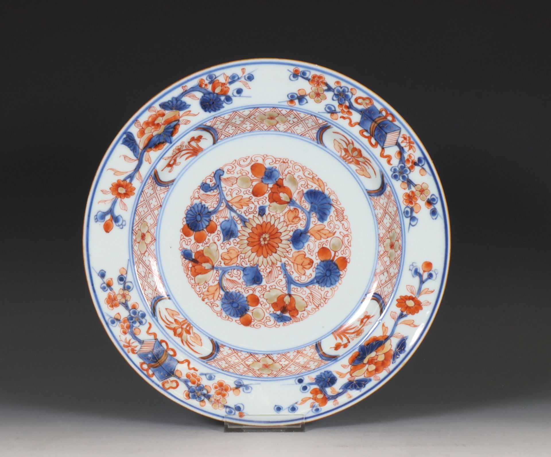 China, Imari porcelain dish, 18th century,