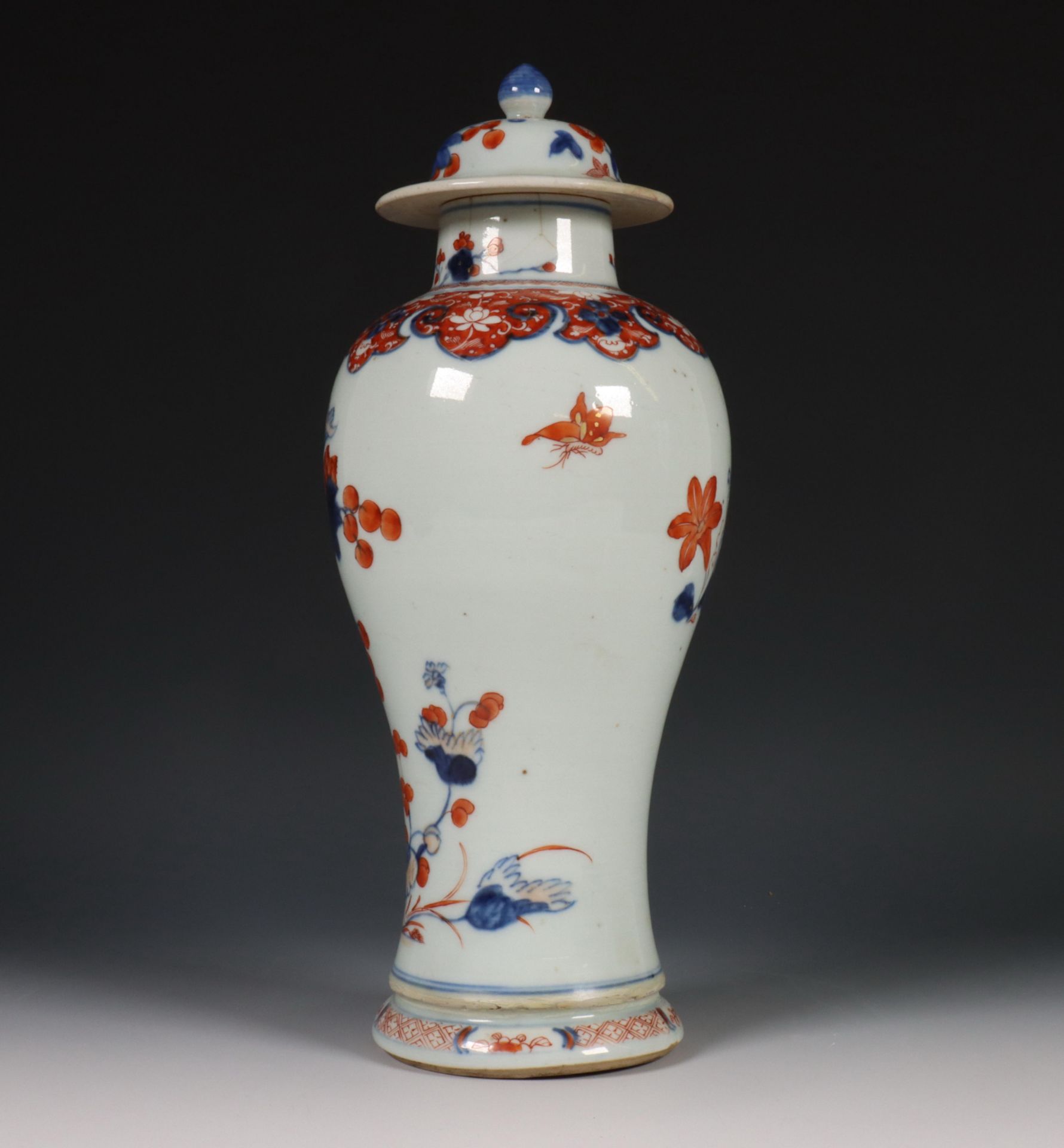 China, Imari porcelain vase and cover, 18th century, - Bild 10 aus 10