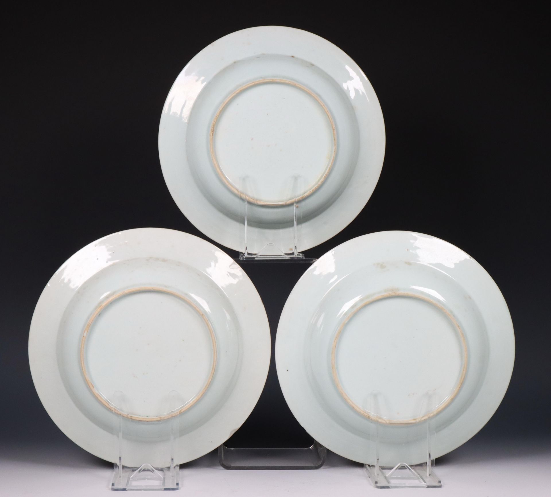 China, set of three famille rose porcelain deep dishes, Qianlong period (1736-1795), - Image 2 of 4