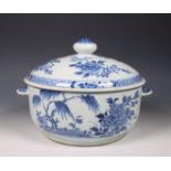 China, blue and white porcelain circular tureen and cover, Qianlong period (1736-1795),