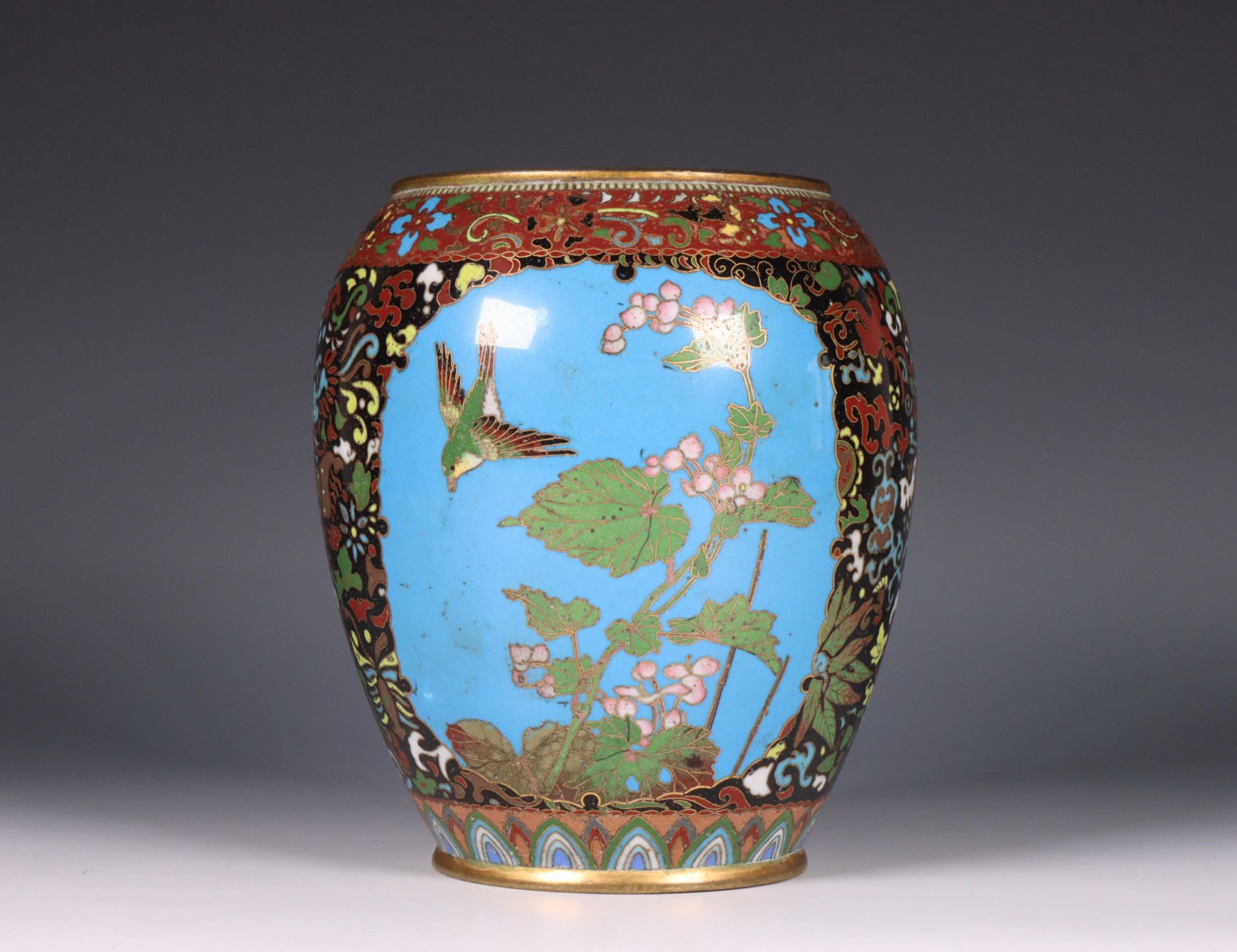 Japan, cloisonné vase, Meji period (1868-1912),