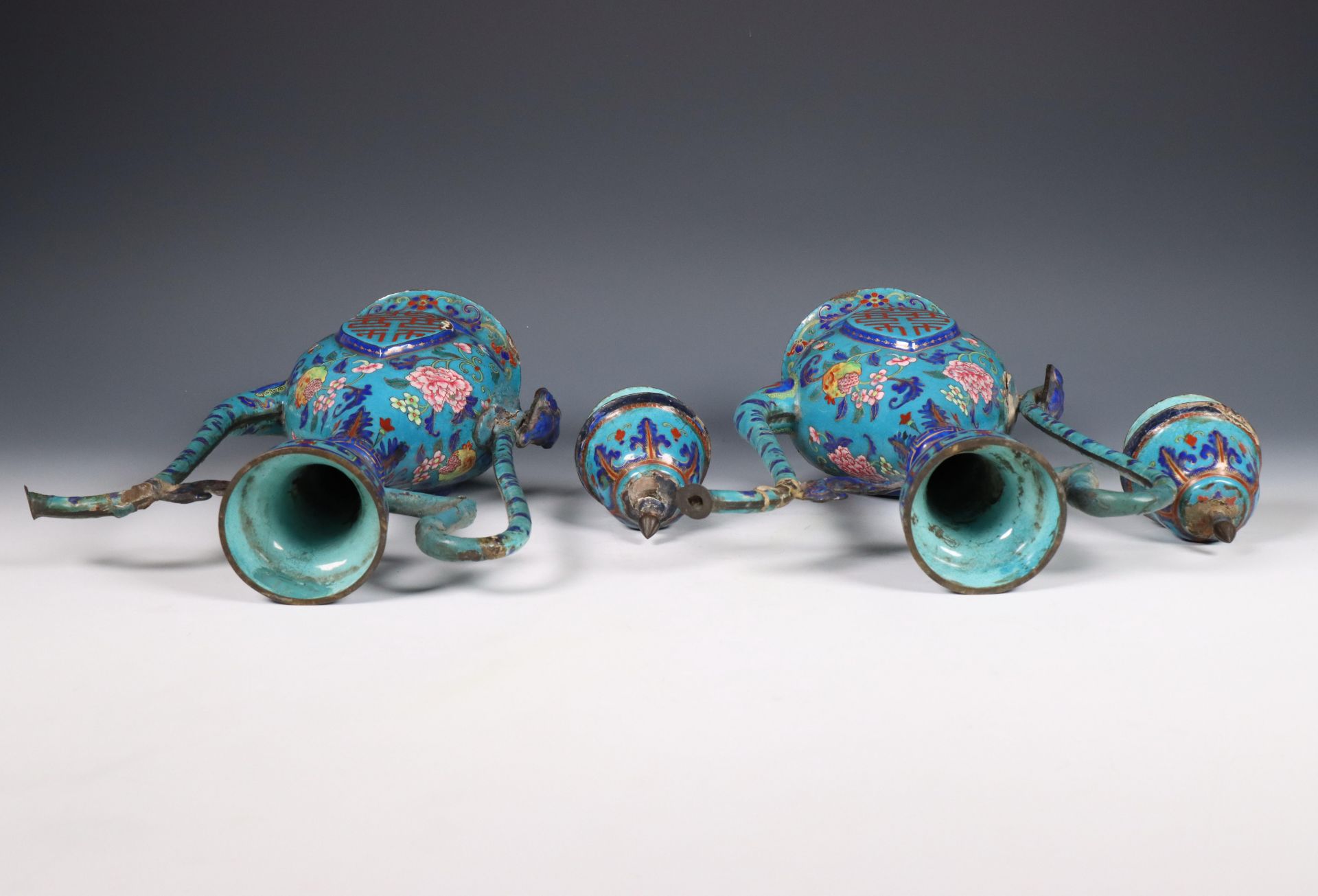 China, pair of cloisonné ewers and covers for the Islamic market, late Qing dynasty (1644-1912), - Image 7 of 10