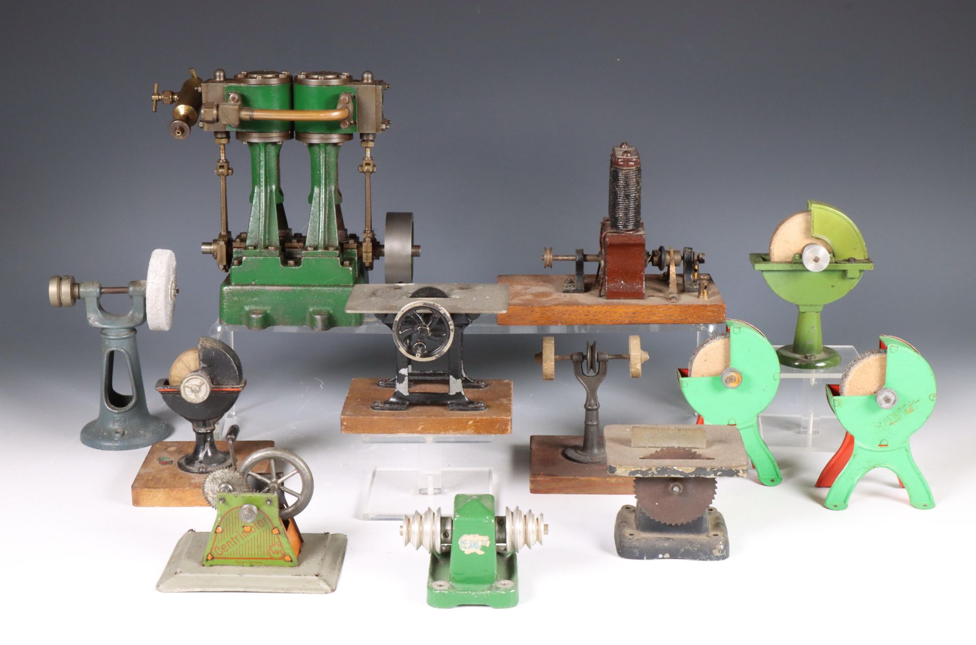 Tien stoommachine aandrijf modellen, ca. 1910-1930;