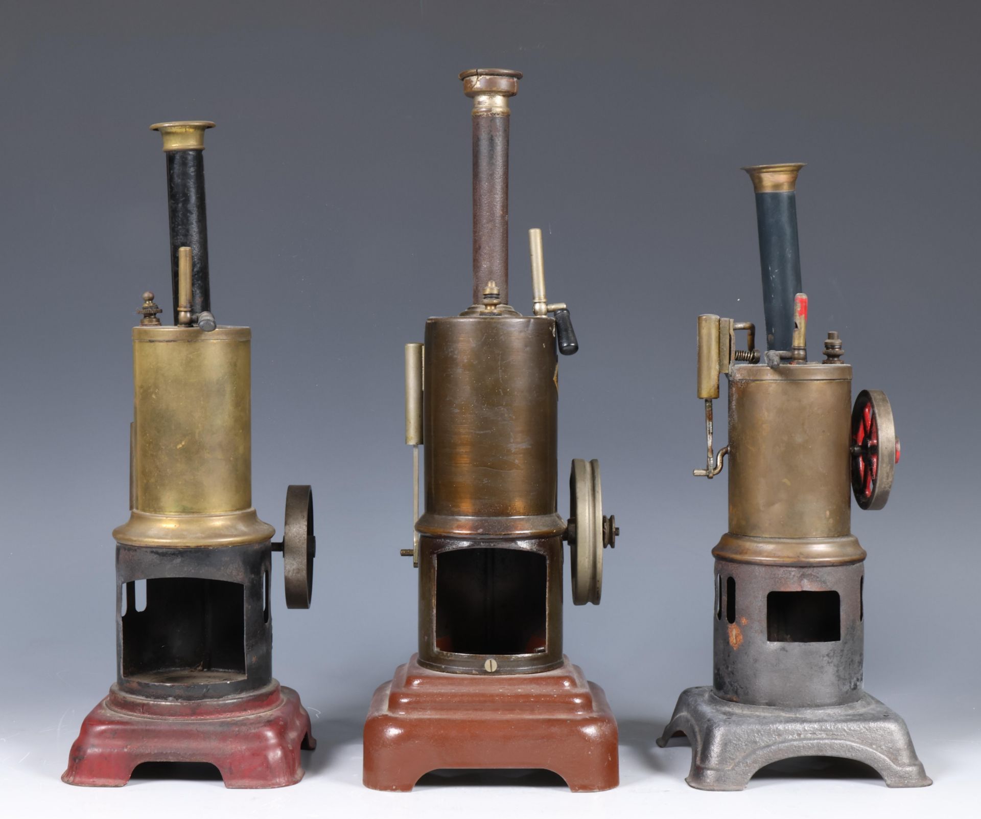 Drie verticale stoommachines, ca. 1910; - Bild 3 aus 4