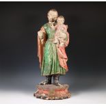 India, Goa, polychroom houten heiligenbeeld, Christoffel met kind, 18e eeuw;