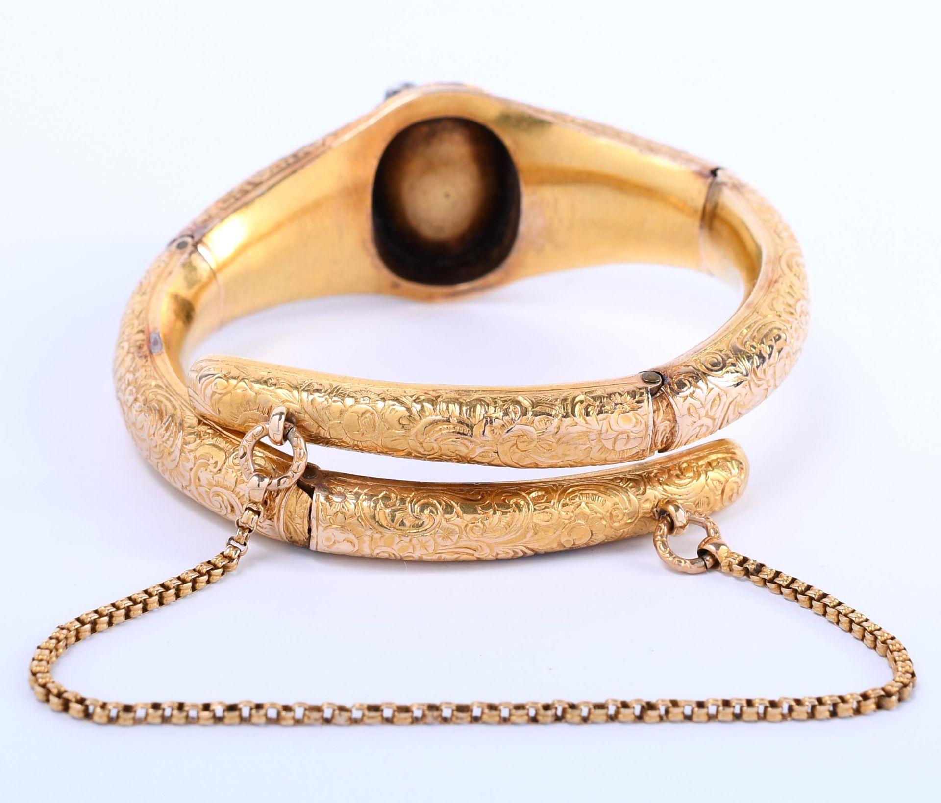 18 kt. Gouden stijve armband, 19e eeuw. - Image 2 of 4