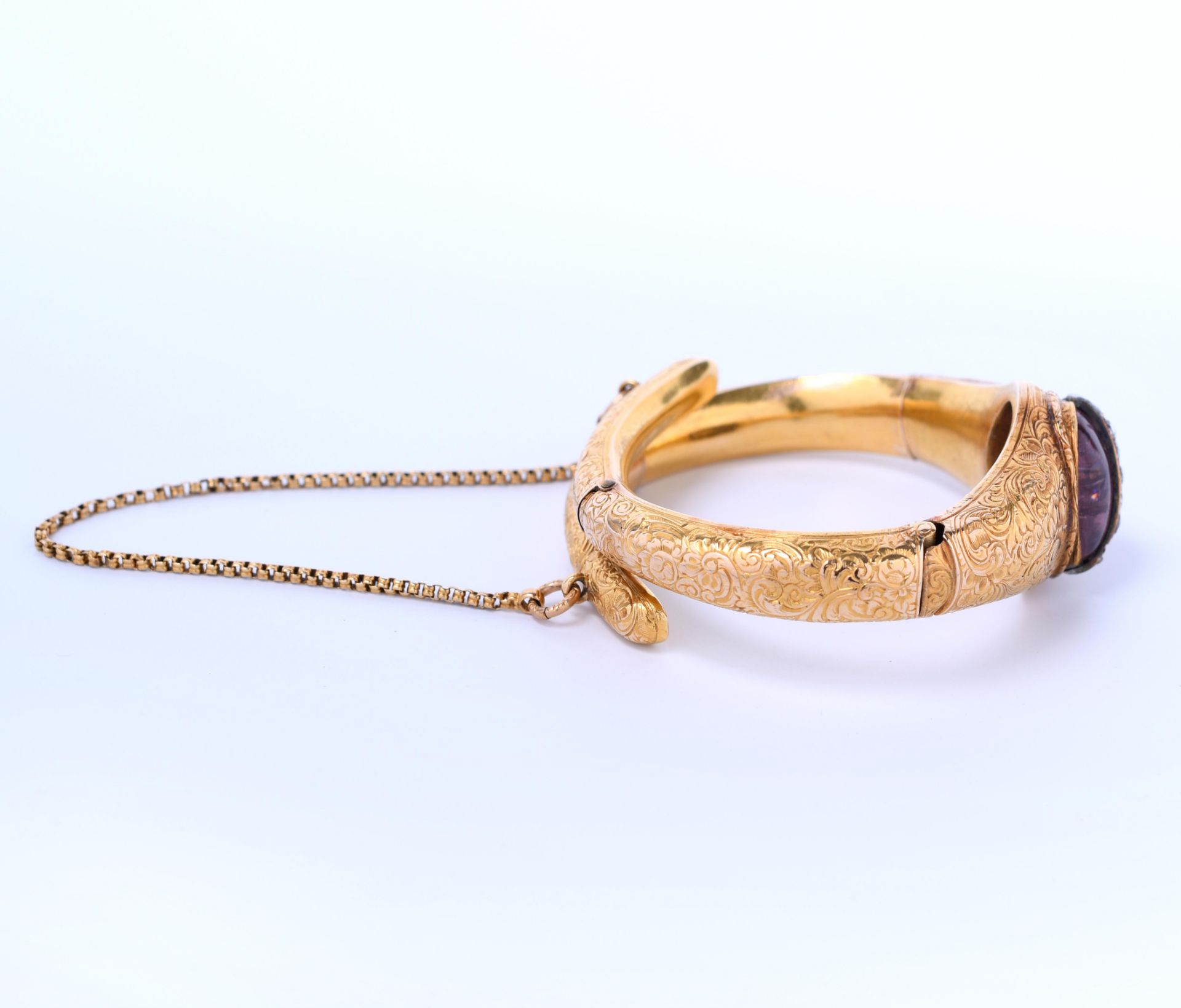 18 kt. Gouden stijve armband, 19e eeuw. - Image 3 of 4