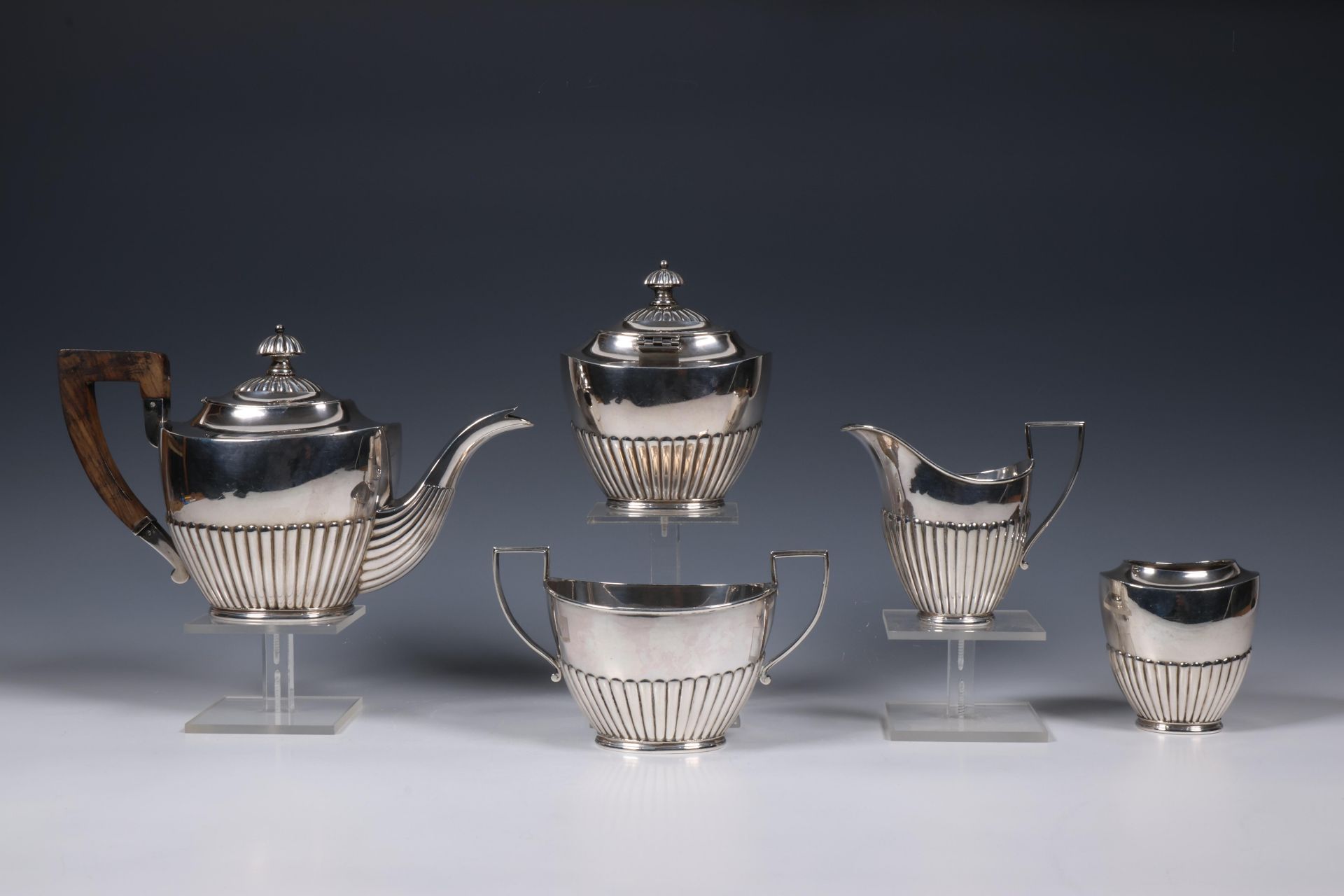 Vijfdelig theeservies, Louis XVI-stijl, ca. 1900, - Image 2 of 2