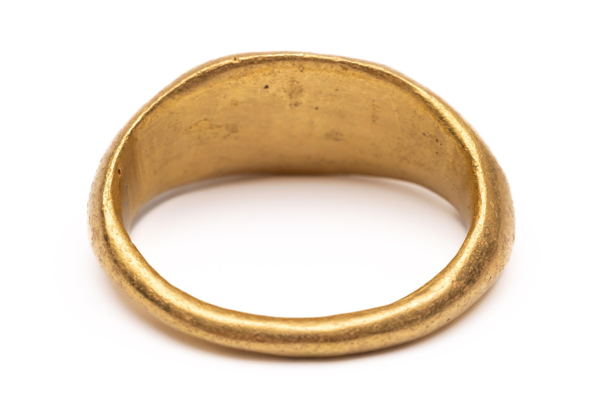 Hoog gehalte gouden Byzantijnse ring, ca. 600 na Chr. - Image 2 of 3