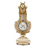 Frankrijk, wit marmeren lier pendule, Louis XVI stijl, ca. 1880;