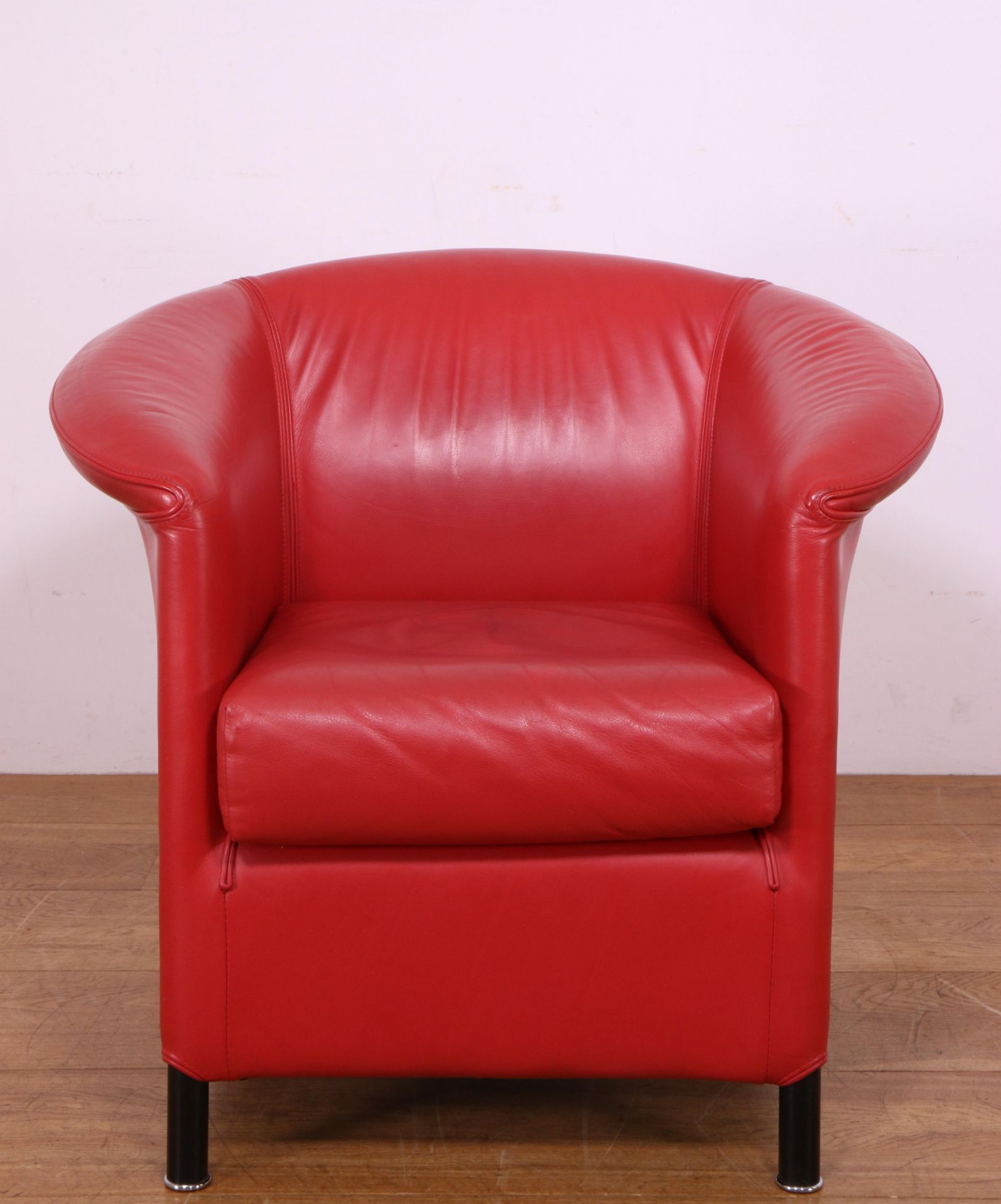 Paolo Piva voor Wittmann, Oostenrijk, rood lederen 'Aura XL 1742' fauteuil, ontwerp 1983
