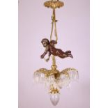 Frankrijk, vergulde en deels gepatineerde bronzen hanglamp in Louis XVI-stijl,