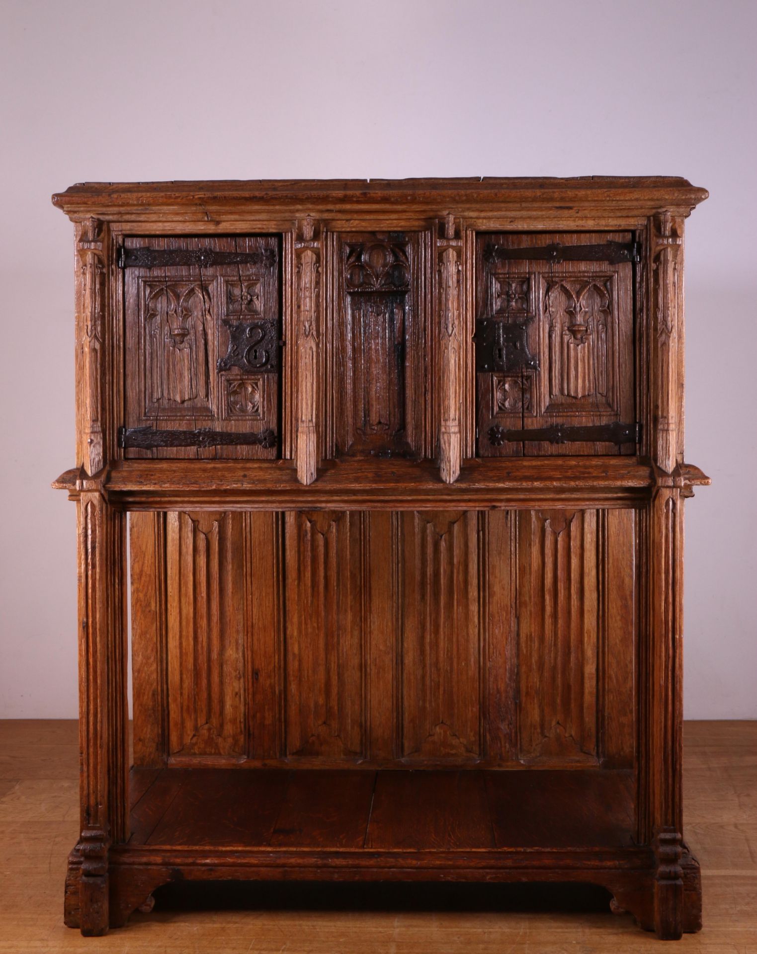 Eikenhouten dressoir, Gotisch