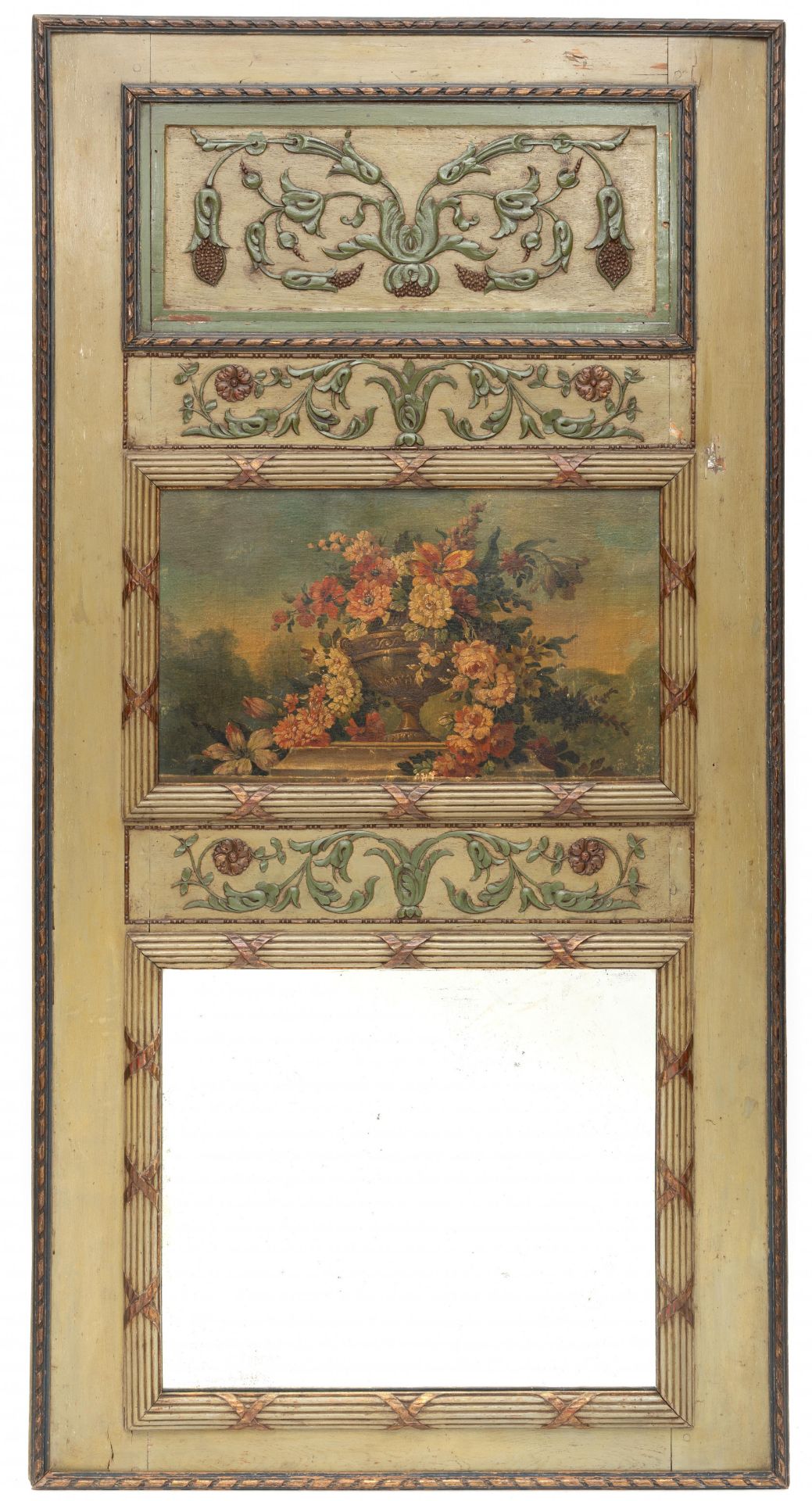 Schoorsteenspiegel in groen gelakt en gebronsd houten lijst in Louis XVI-stijl, 19e eeuw,
