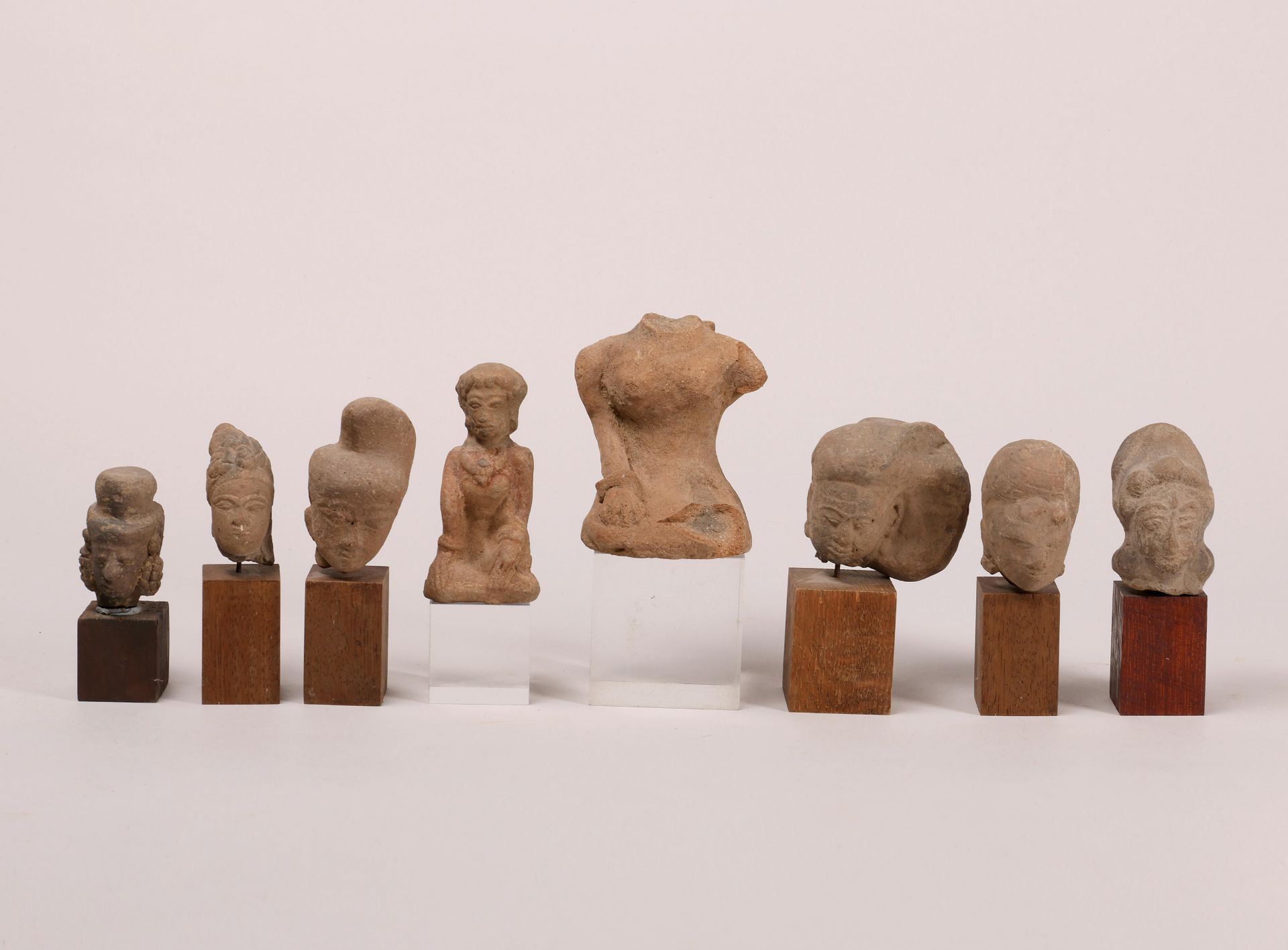 A collection of terracotta bustes in the Majapahit style. - Image 5 of 6