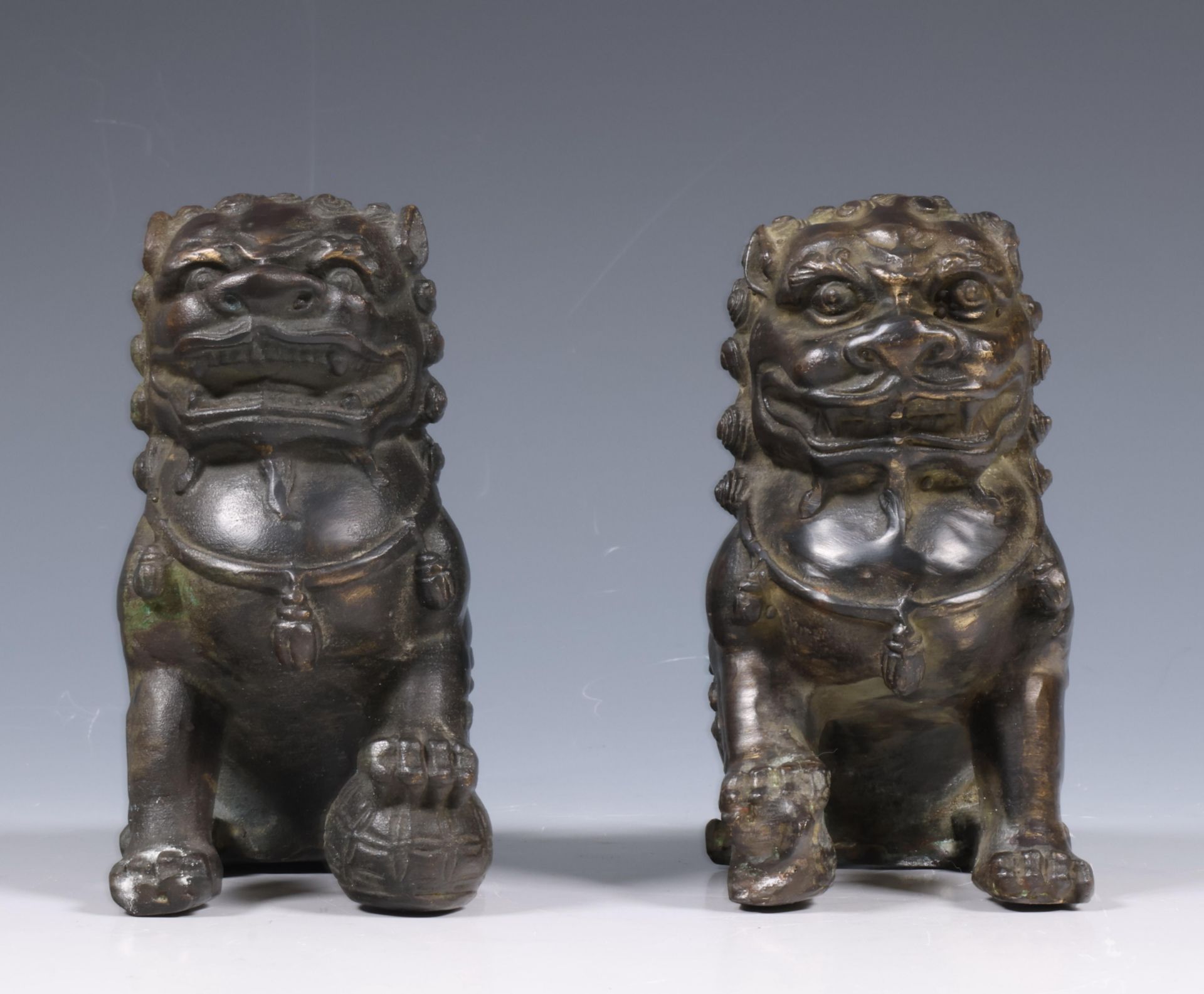 China, pair of bronze models of buddhist lions, 19th century, - Image 2 of 5