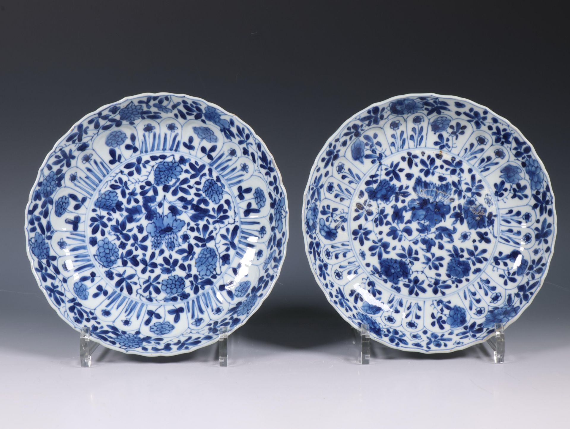 China, two pairs of blue and white plates, Kangxi period (1662-1722) and 18th century, - Image 3 of 4