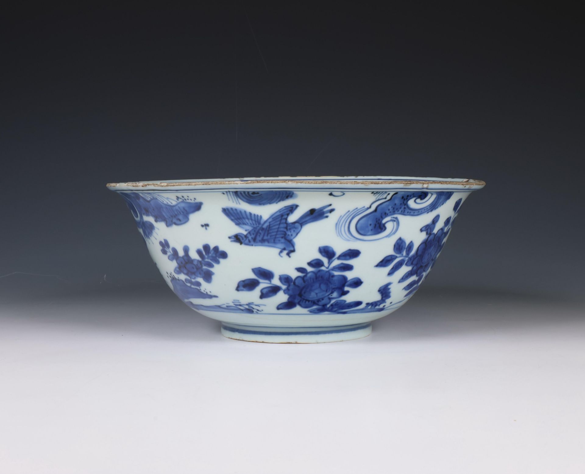 China, large blue and white porcelain bowl, 17th century, - Image 5 of 7
