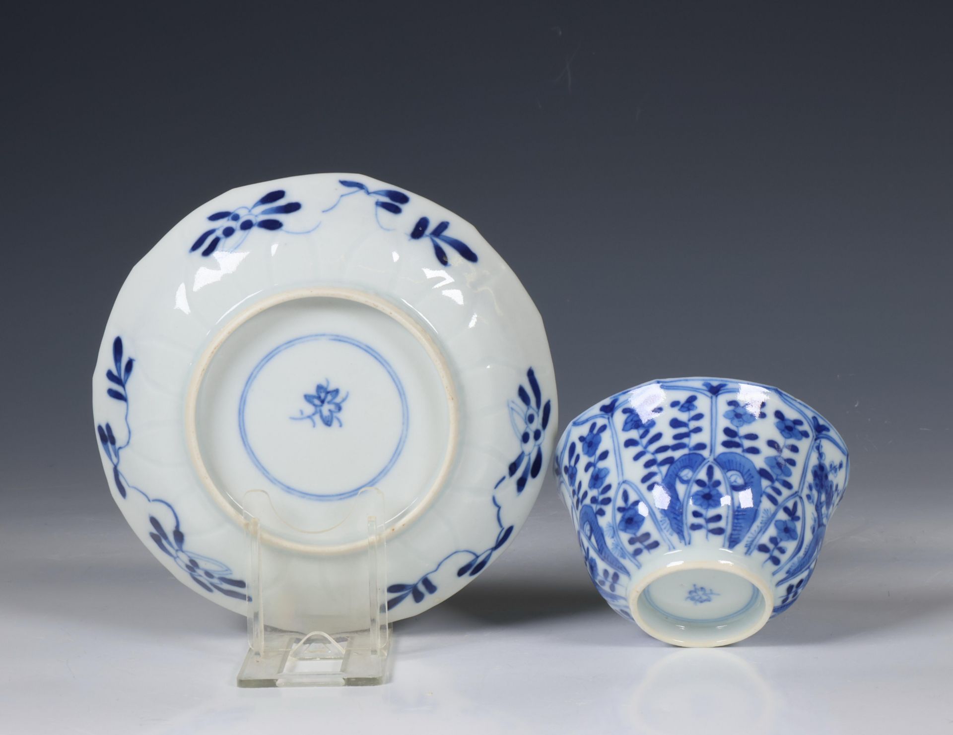 China, set of ten blue and white cups and saucers, Kangxi period (1662-1722), - Image 4 of 7