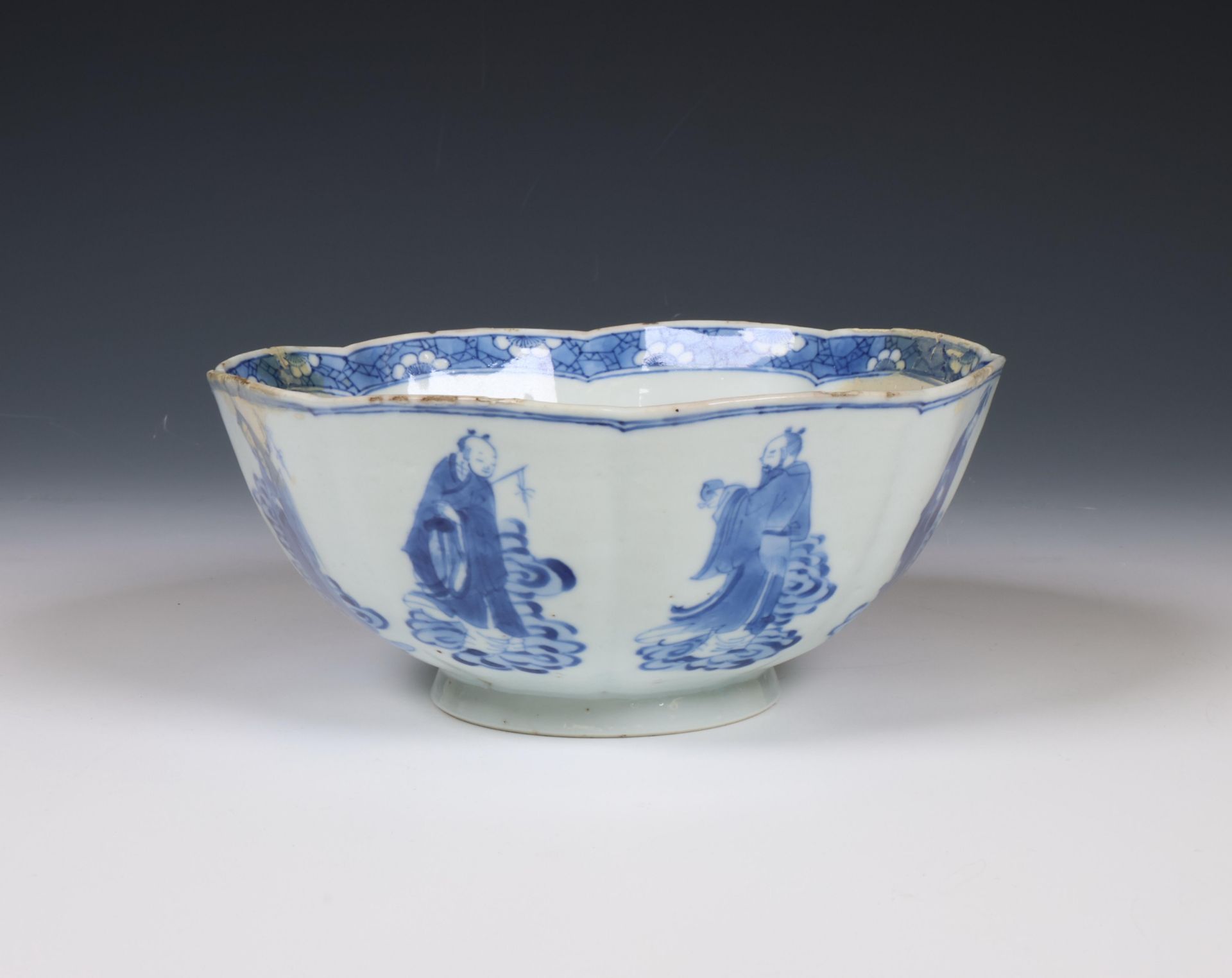 China, blue and white porcelain 'Immortals' bowl, Kangxi period (1662-1722), - Image 4 of 6