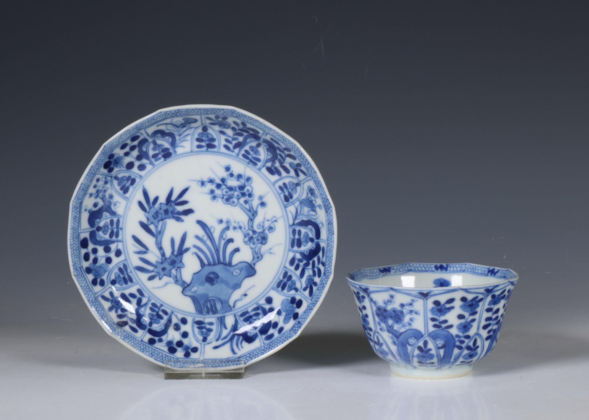 China, set of ten blue and white cups and saucers, Kangxi period (1662-1722), - Image 3 of 7