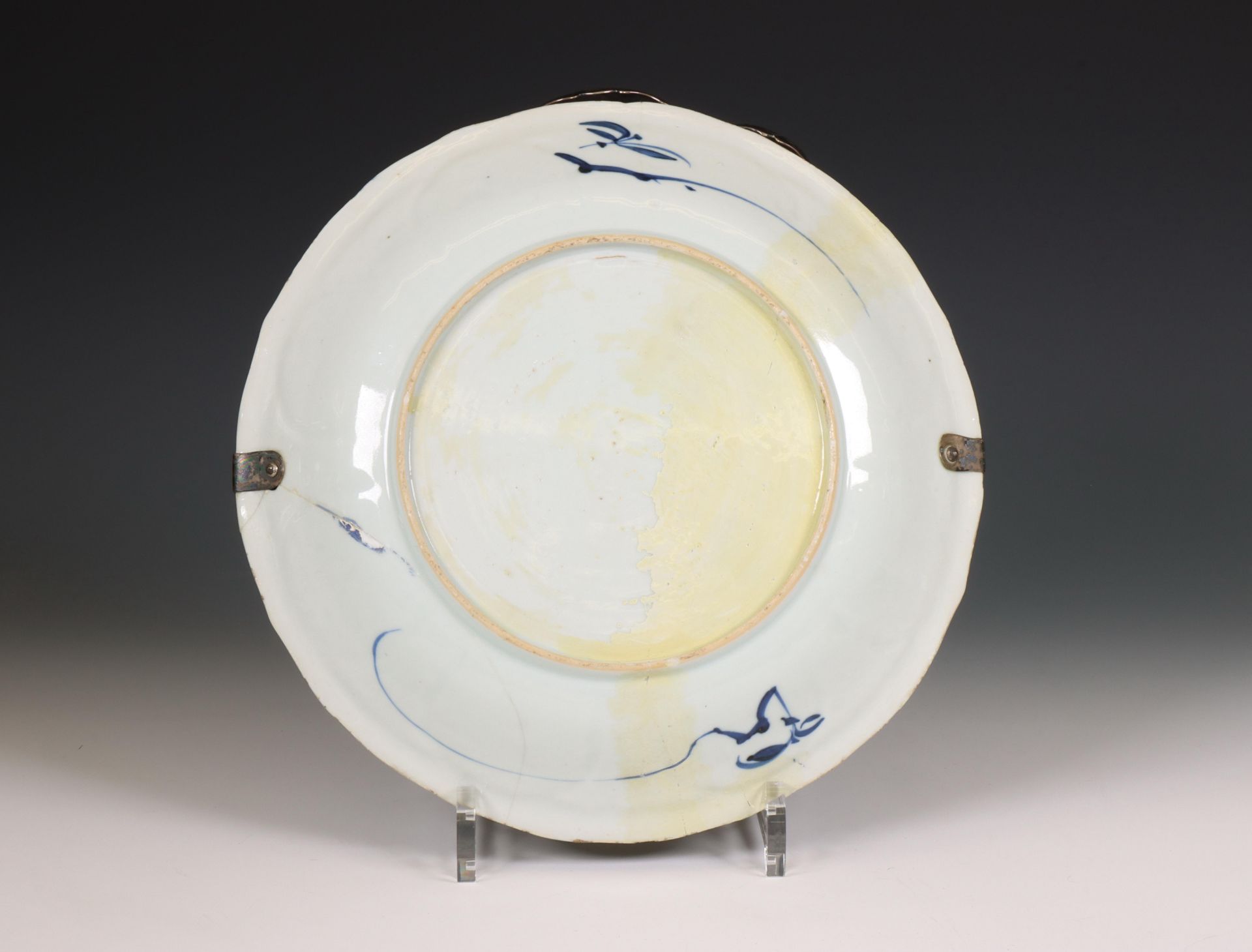 China, three blue and white porcelain dishes, Kangxi period (1662-1722), - Image 3 of 3