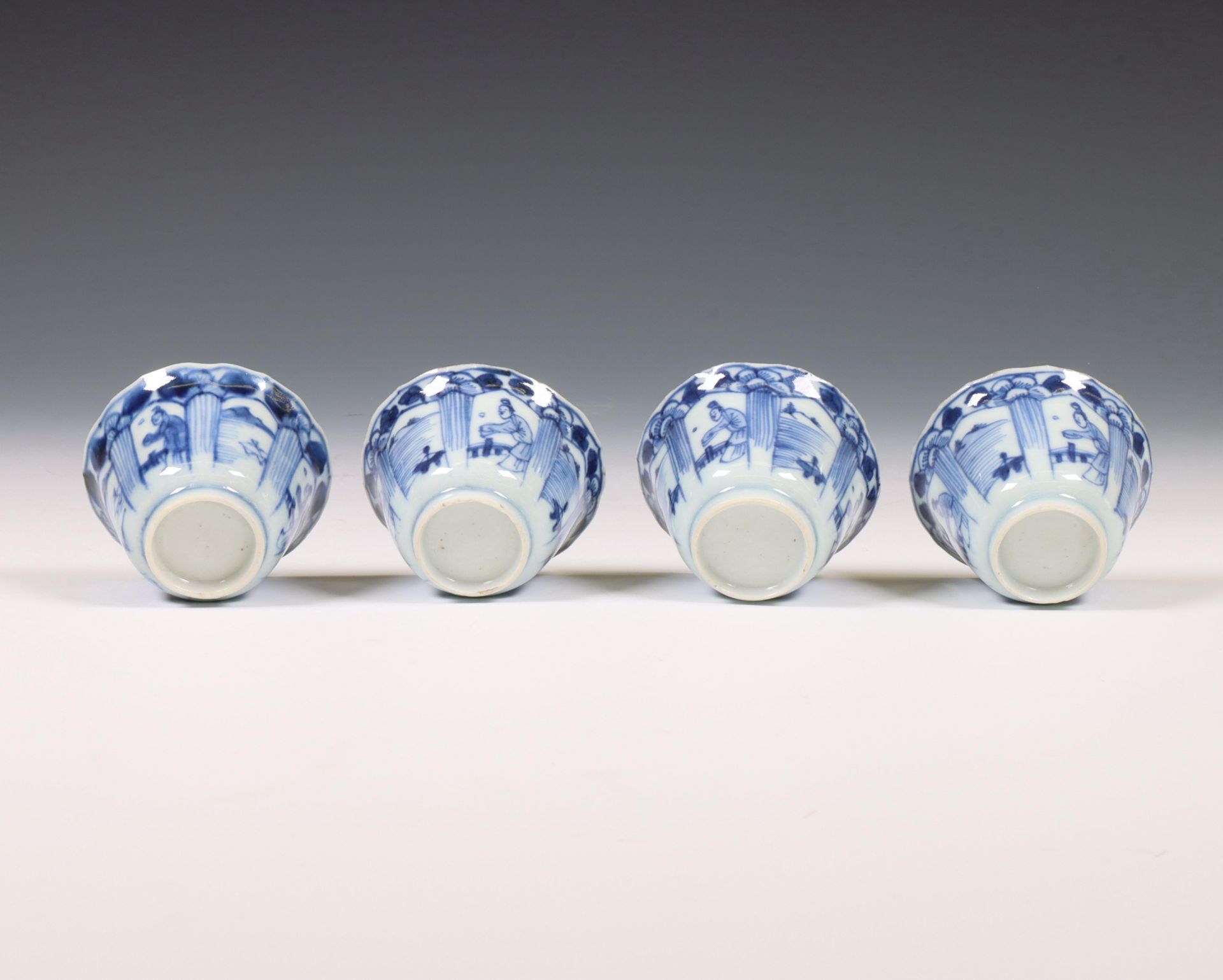 China, set of four blue and white porcelain cups and one saucer, 18th century, - Image 3 of 3