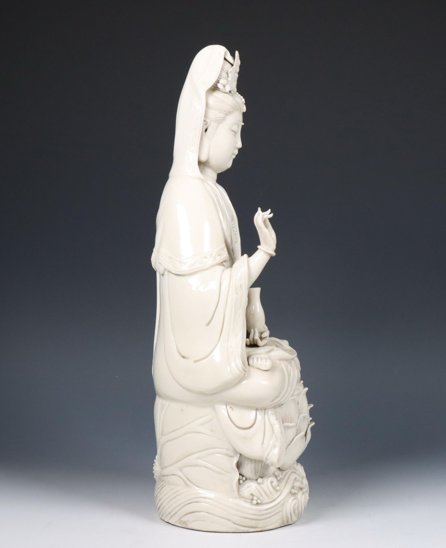 China, blanc-de-chine figure of Guanyin, 20th century, - Image 4 of 6
