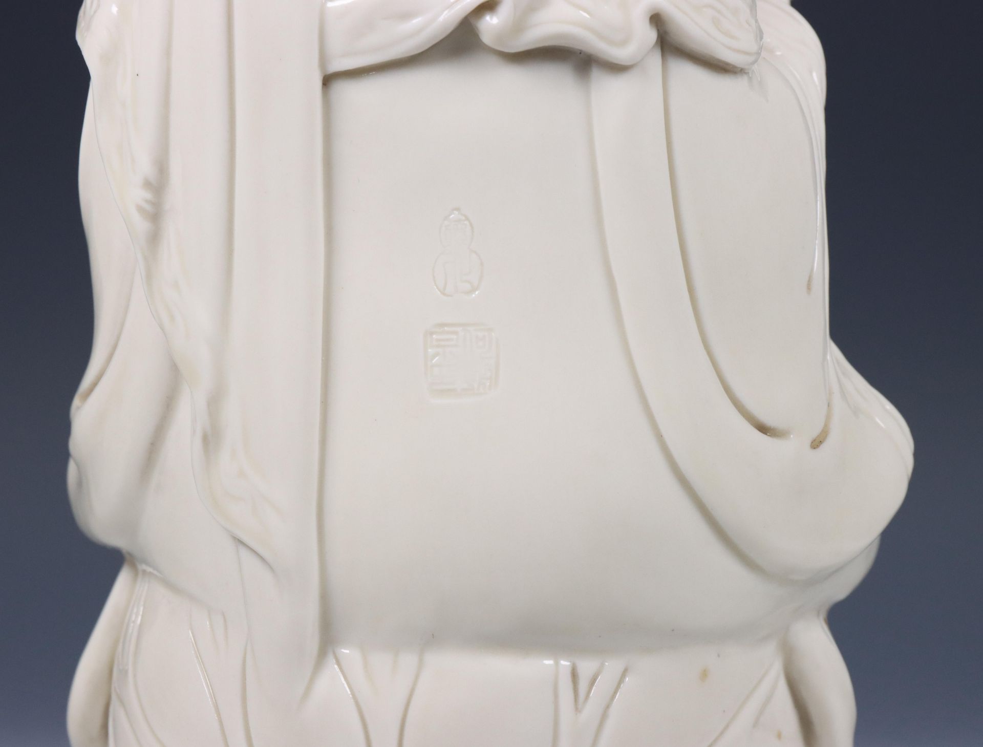 China, blanc-de-chine figure of Guanyin, 20th century, - Image 6 of 6