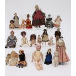 Verzameling poppenhuis poppen, voornamelijk 19e eeuw;