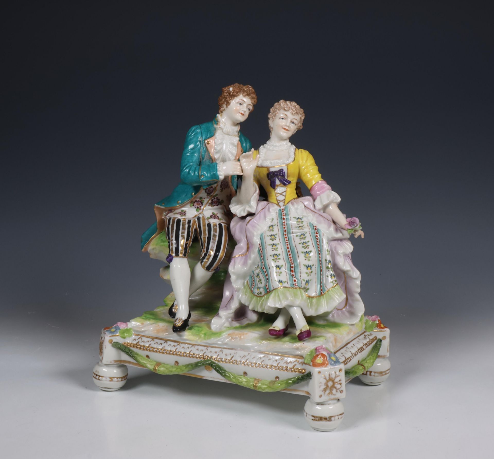 Höchst, porseleinen vormstuk van Romantisch koppel, 19e eeuw;