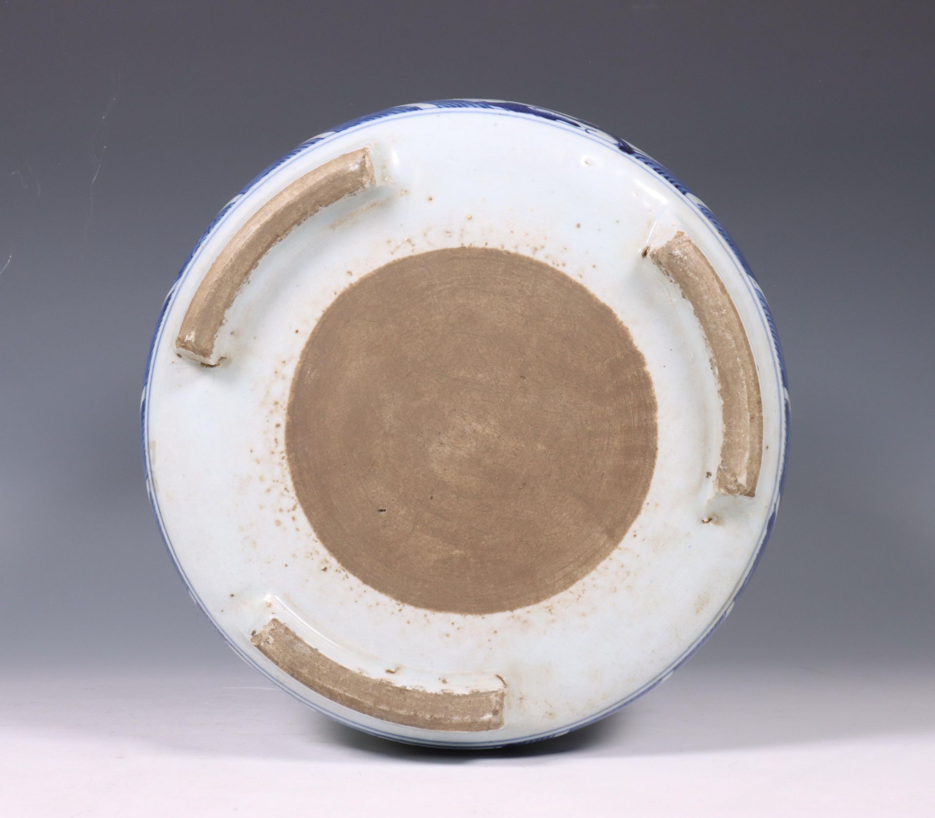 China, blue and white porcelain 'dragon' jar, modern, - Image 2 of 6