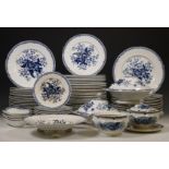 Engeland, Booths, uitgebreid aardewerk dinerservies, decor Peony Blue, 19e/20e eeuw;