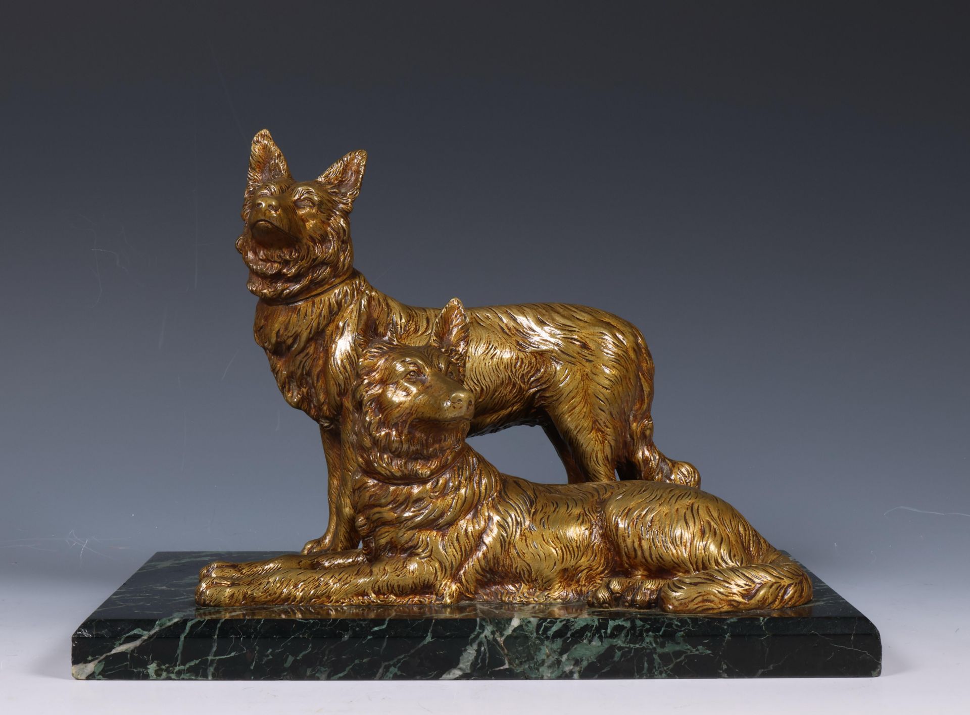 D. H. Chiparus (1886-1947), gepatineerd bronzen sculptuur 'twee herdershonden', ca. 1920;