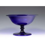 Paul Würzler-Klopsch (1872-1937), blauw glazen tazza, ca. 1910;