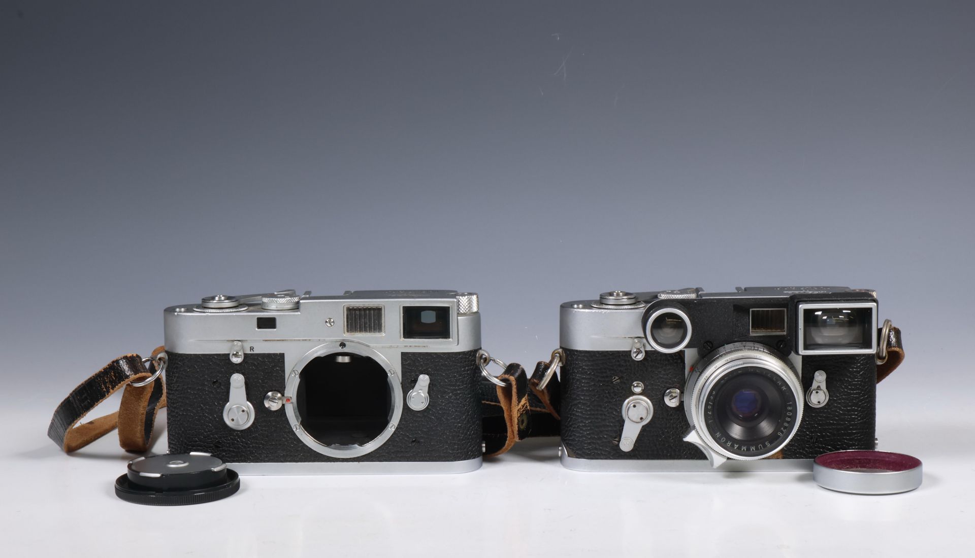 Cor Jaring (1936-2013), twee Leica camera's, Ernst Leitz GMBH, Wetzlar, 60er jaren; - Image 5 of 7