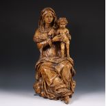 Frankrijk, houten gestoken sculptuur voorstellende Madonna met kind, 18e eeuw;