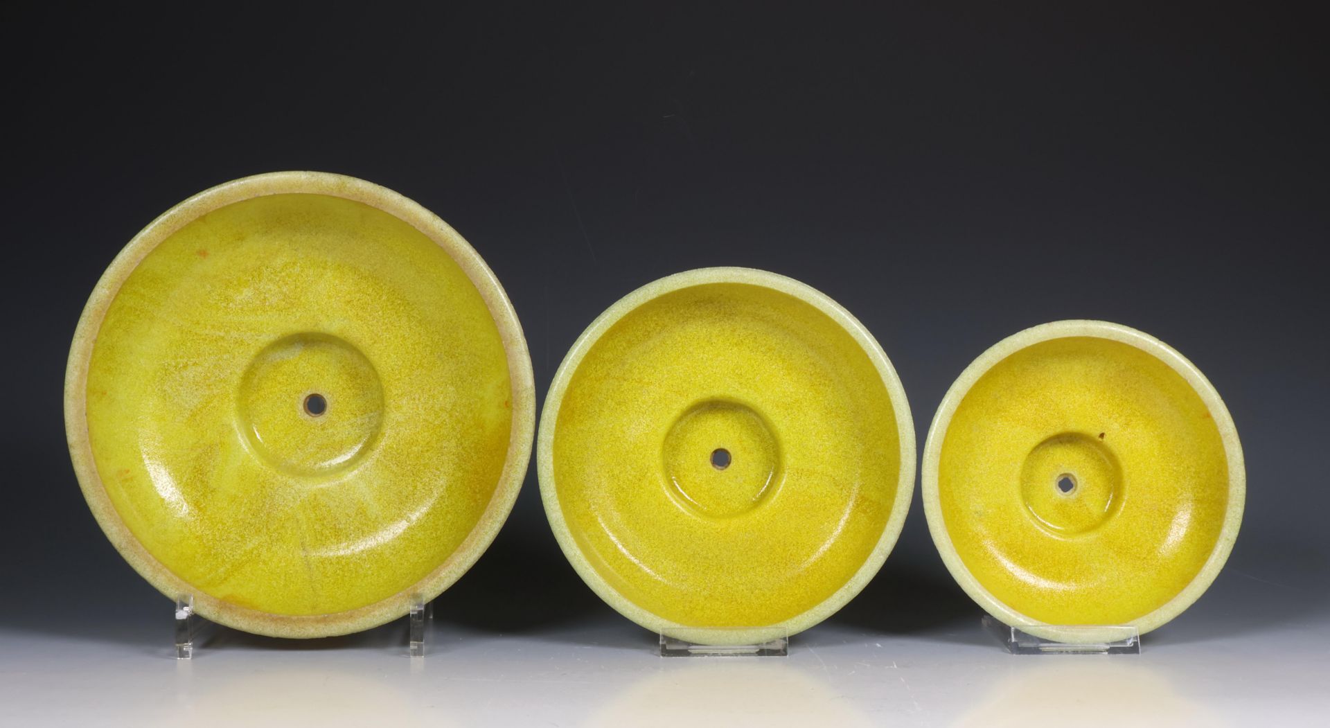 A. D. Copier (1901-1991), drie geel graniver cactusschalen, ontwerp 1930; - Image 2 of 4