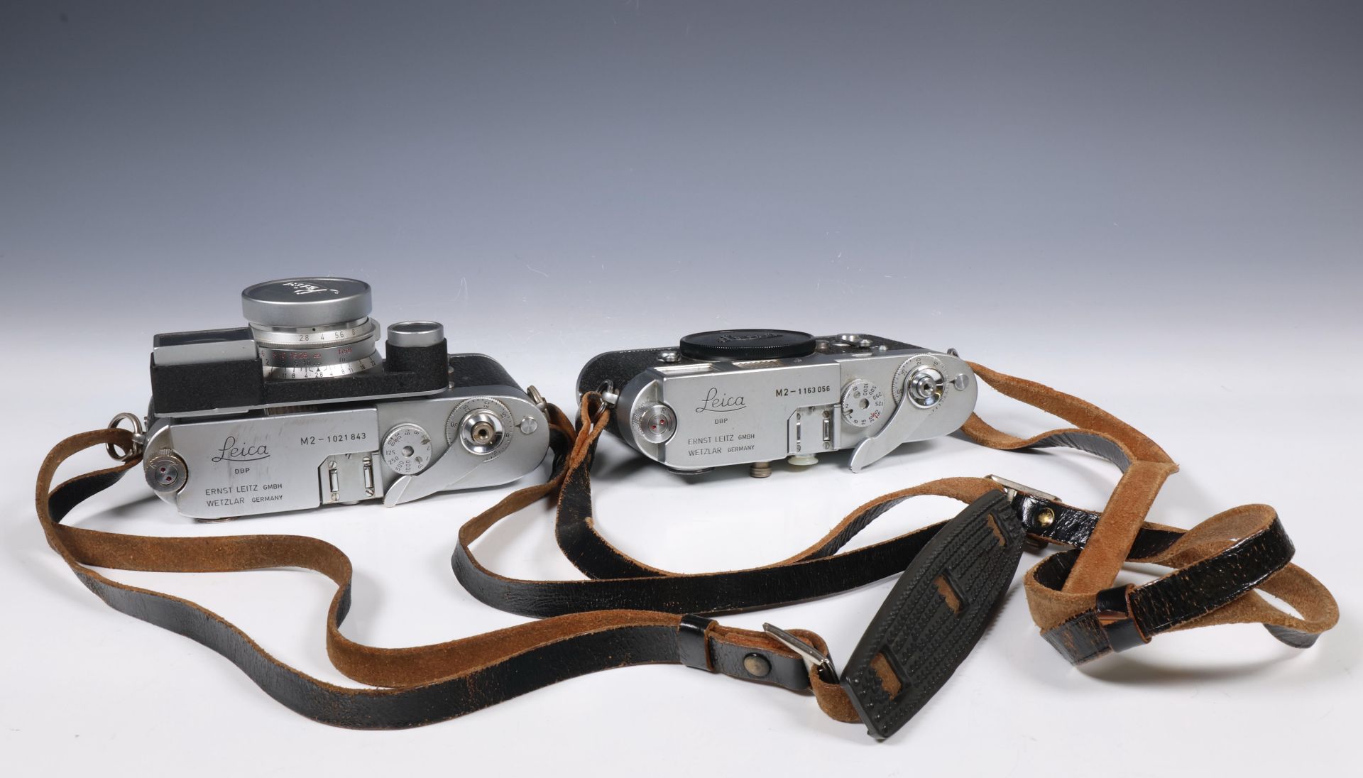 Cor Jaring (1936-2013), twee Leica camera's, Ernst Leitz GMBH, Wetzlar, 60er jaren; - Image 2 of 7