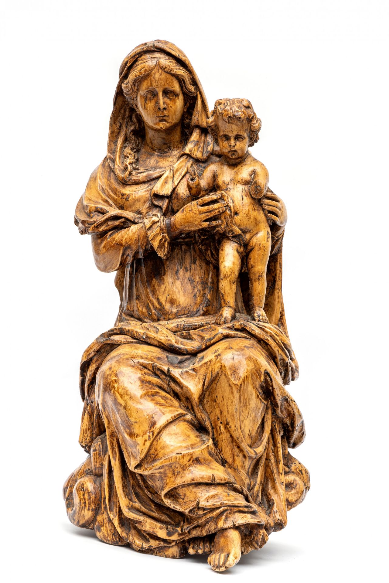 Frankrijk, houten gestoken sculptuur voorstellende Madonna met kind, 18e eeuw; - Image 9 of 9
